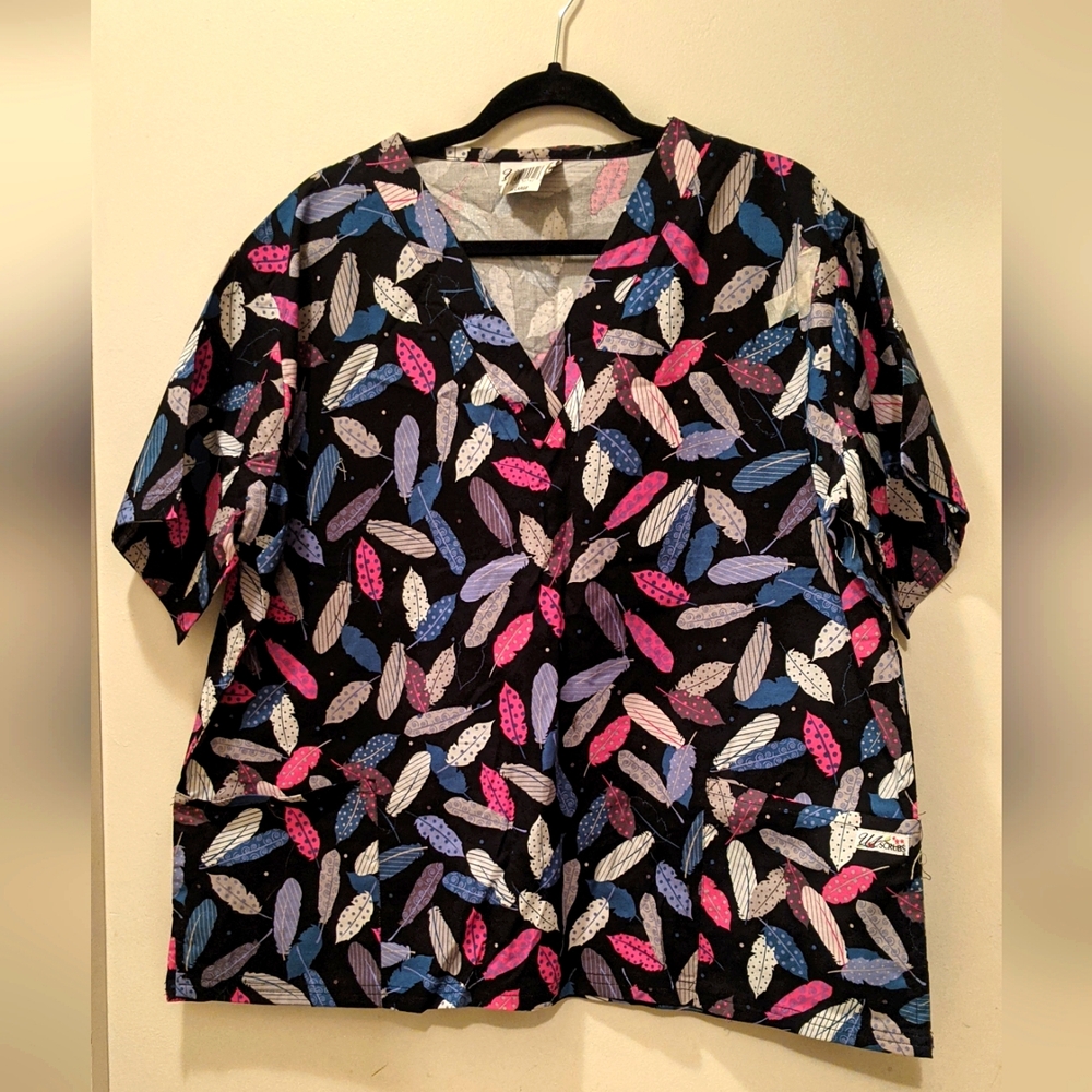 Colorful Feather Print Women's Scrub Top